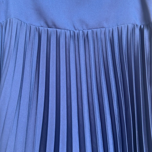 Blue Pleated Midi Skirt A-line Size 6P Shiny Fabric - Picture 7 of 9
